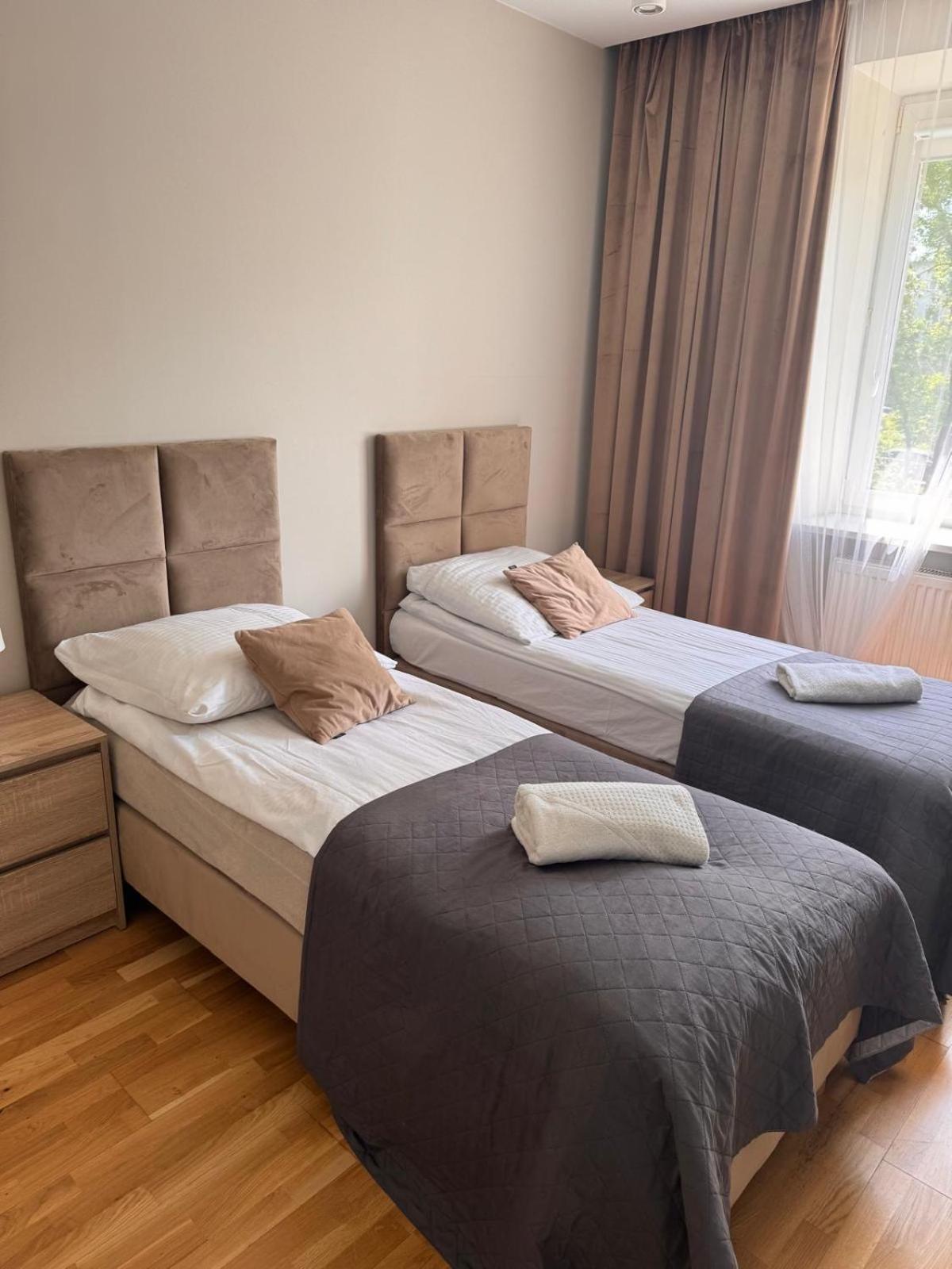 Family & Business Elegant Apartments Ul Astronautow Centrum Downtown - 3 Bedroom, Parking Келце Екстериор снимка