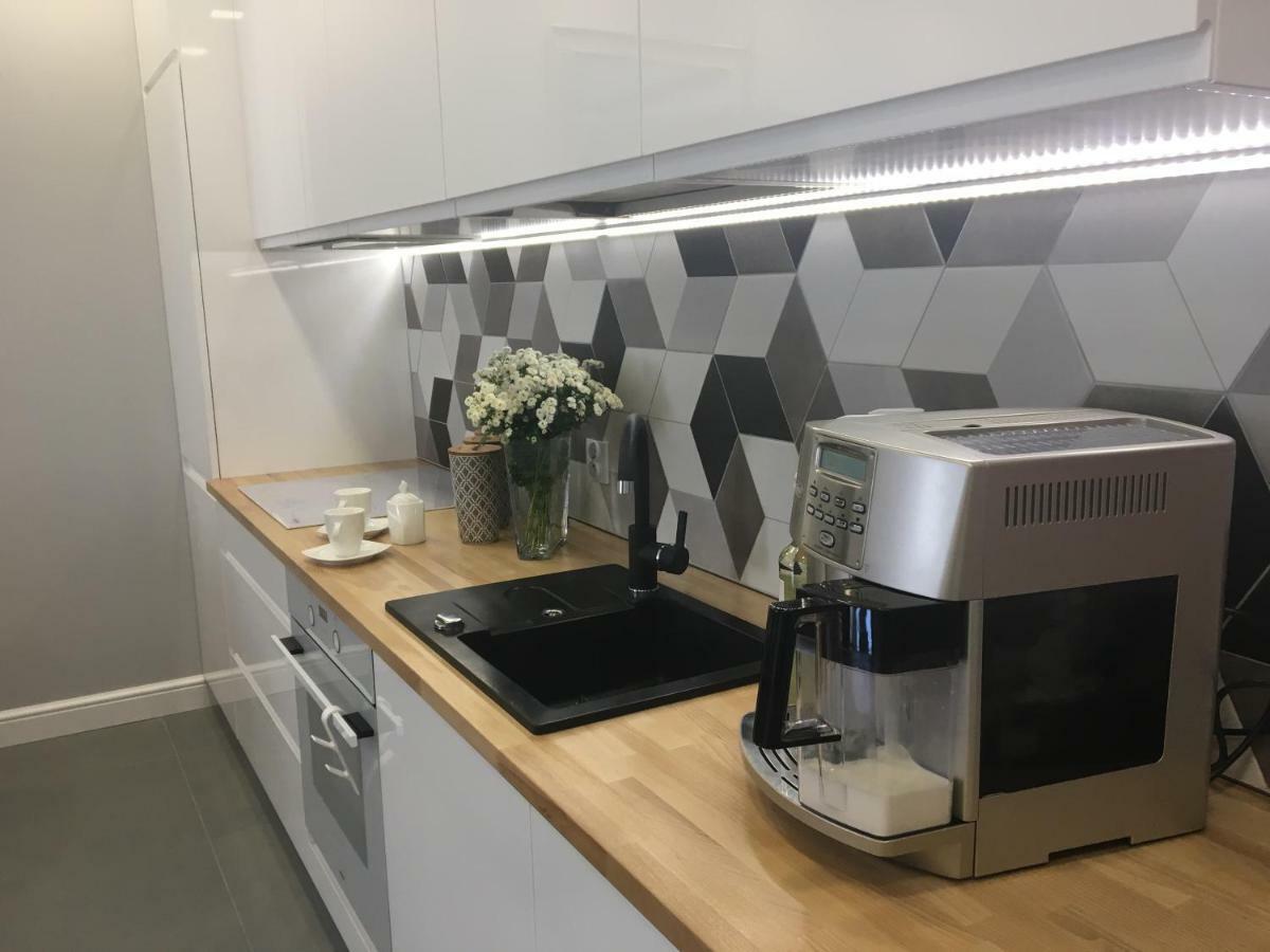 Family & Business Elegant Apartments Ul Astronautow Centrum Downtown - 3 Bedroom, Parking Келце Екстериор снимка