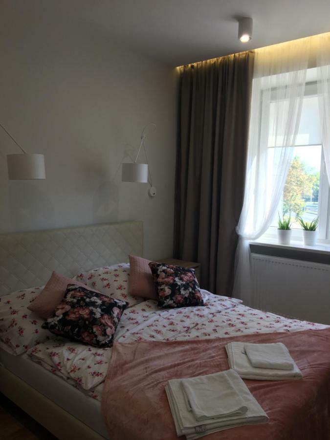 Family & Business Elegant Apartments Ul Astronautow Centrum Downtown - 3 Bedroom, Parking Келце Екстериор снимка