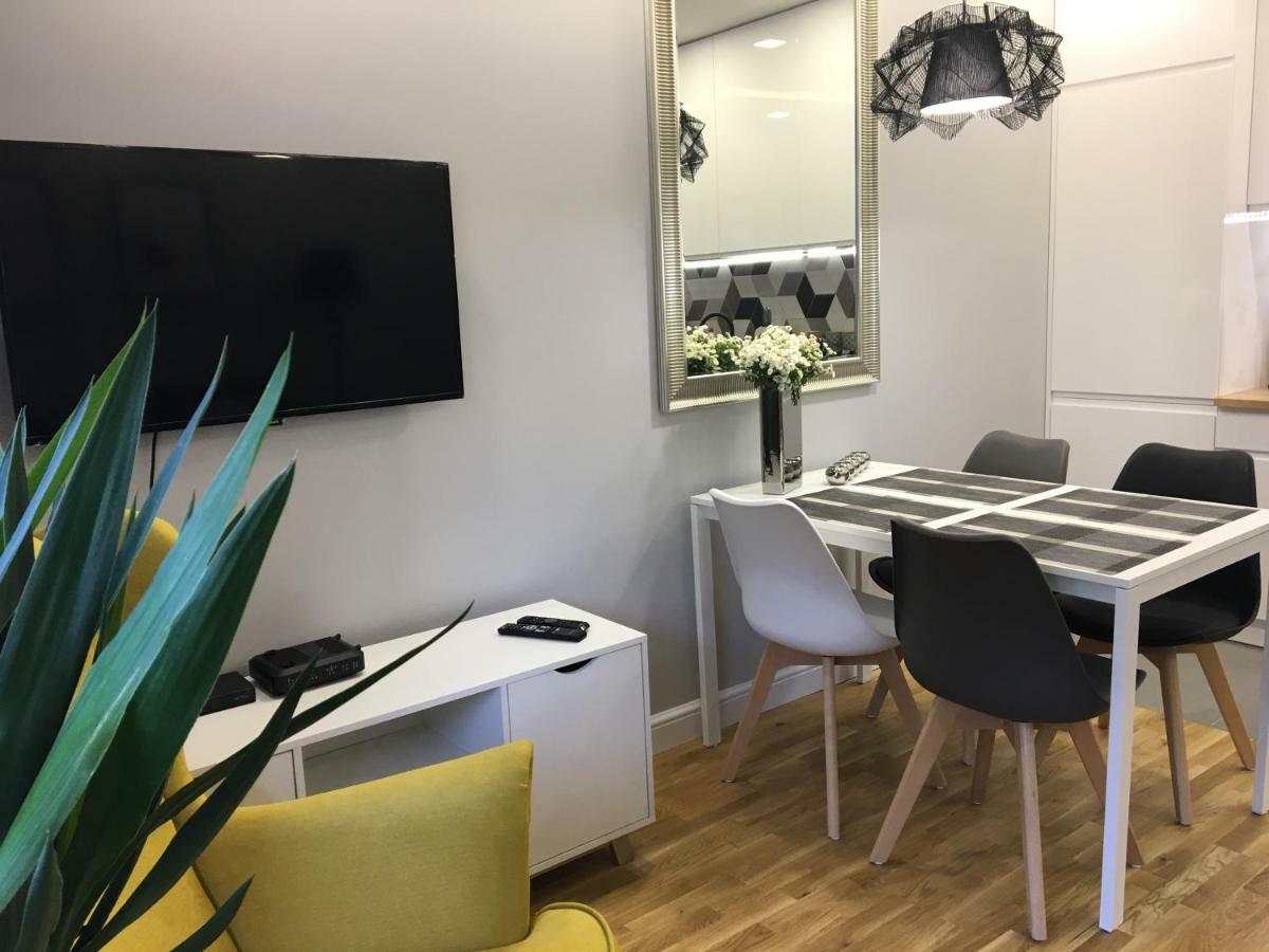 Family & Business Elegant Apartments Ul Astronautow Centrum Downtown - 3 Bedroom, Parking Келце Екстериор снимка